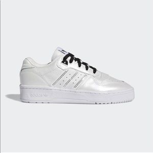 Adidas Rivalry low shoes
